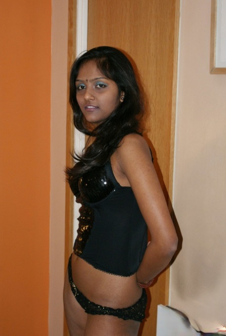 Divya Yogesh naked photo 14