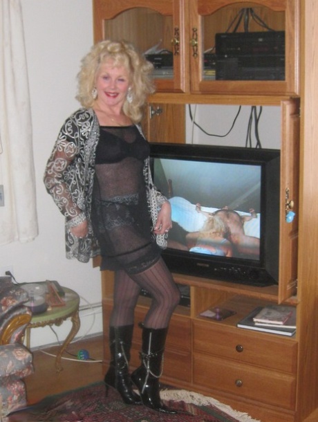 milf kennenlernen naked pic 9