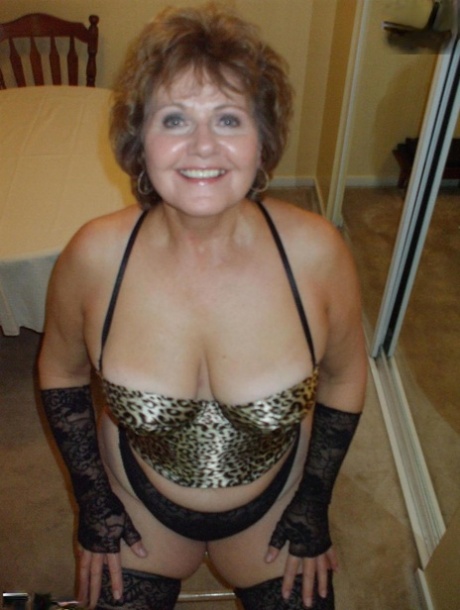 classic mature wife naked pictures 29