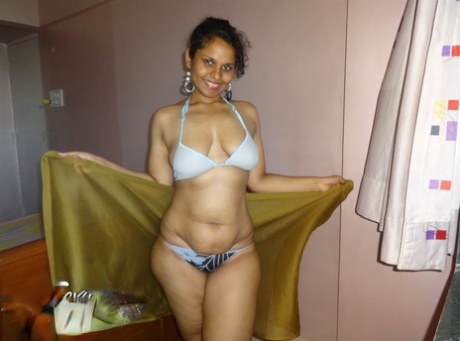 Lily Singh naked pics 33