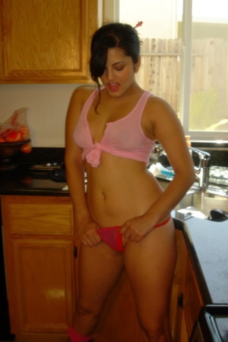 young latina milf pussy naked pic 31