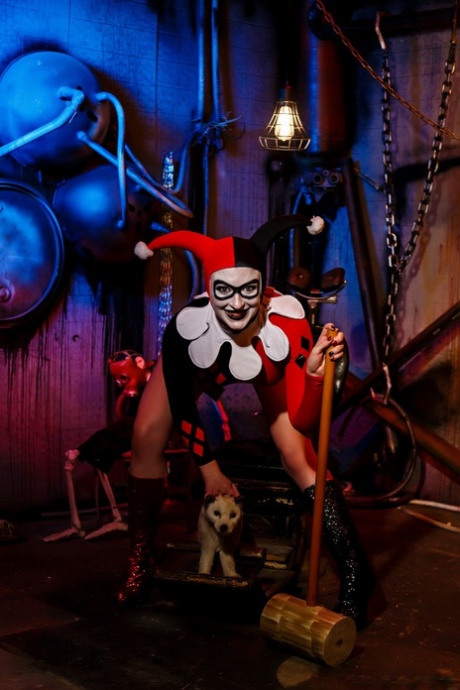 Harley Quinn nude pic 32