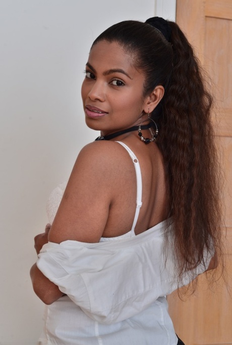 Alishaa Mae hot pictures 12