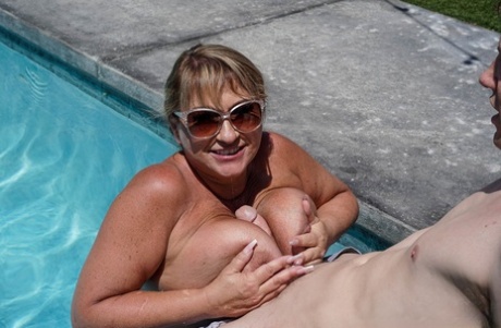 orgasmic milf hot pics 16